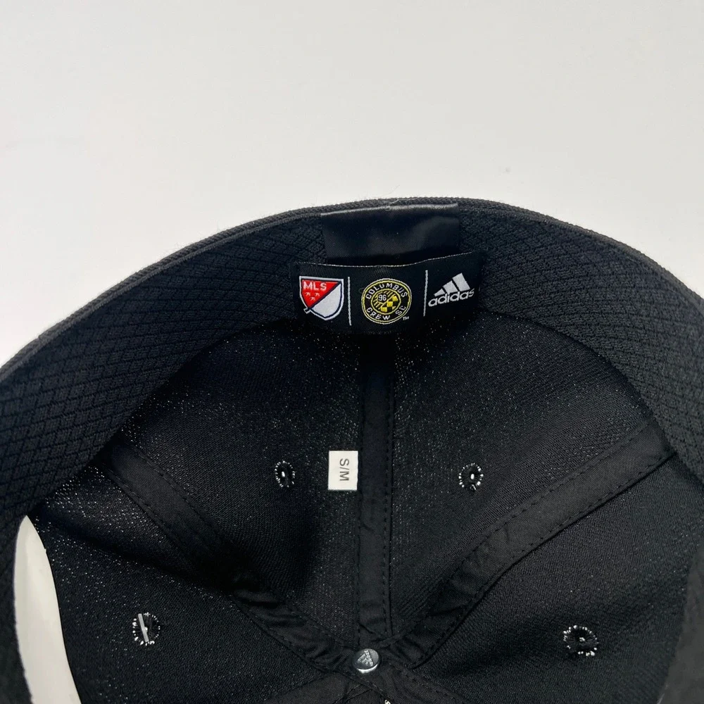 Adidas Columbus Crew SC MLS Superflex Stretch Fit Hat Black Mens Size S/M‎ NEW